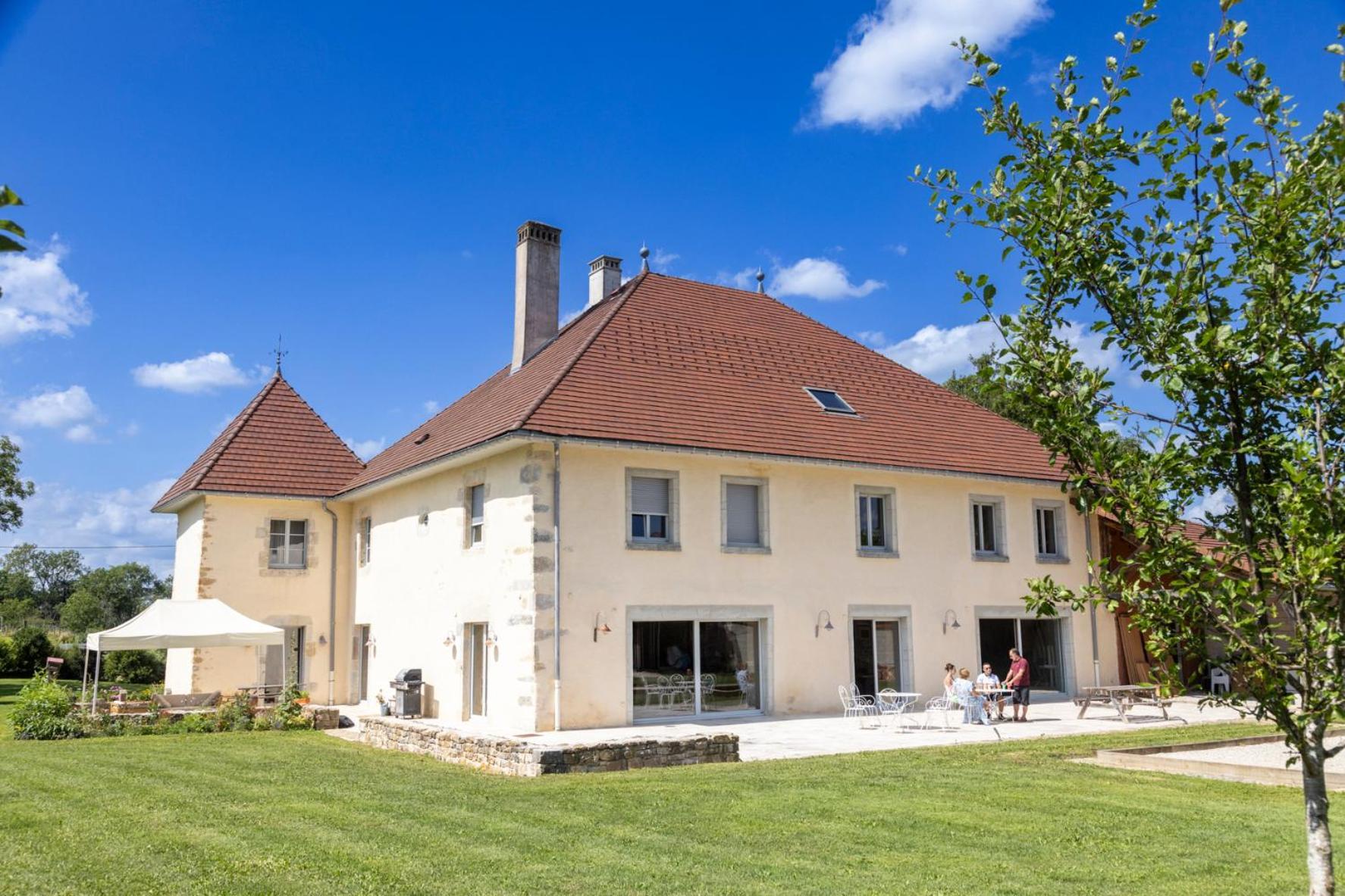 Le Relais Des Deux Tours Bed & Breakfast Bremondans Exterior photo