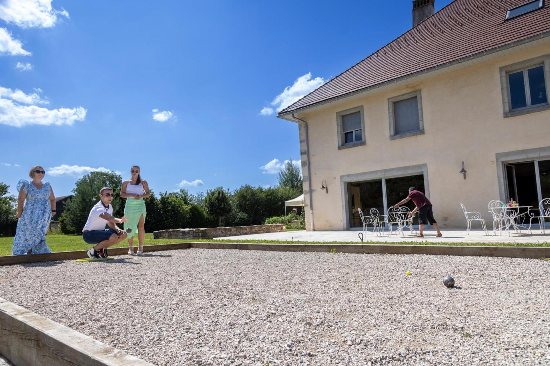 Le Relais Des Deux Tours Bed & Breakfast Bremondans Exterior photo