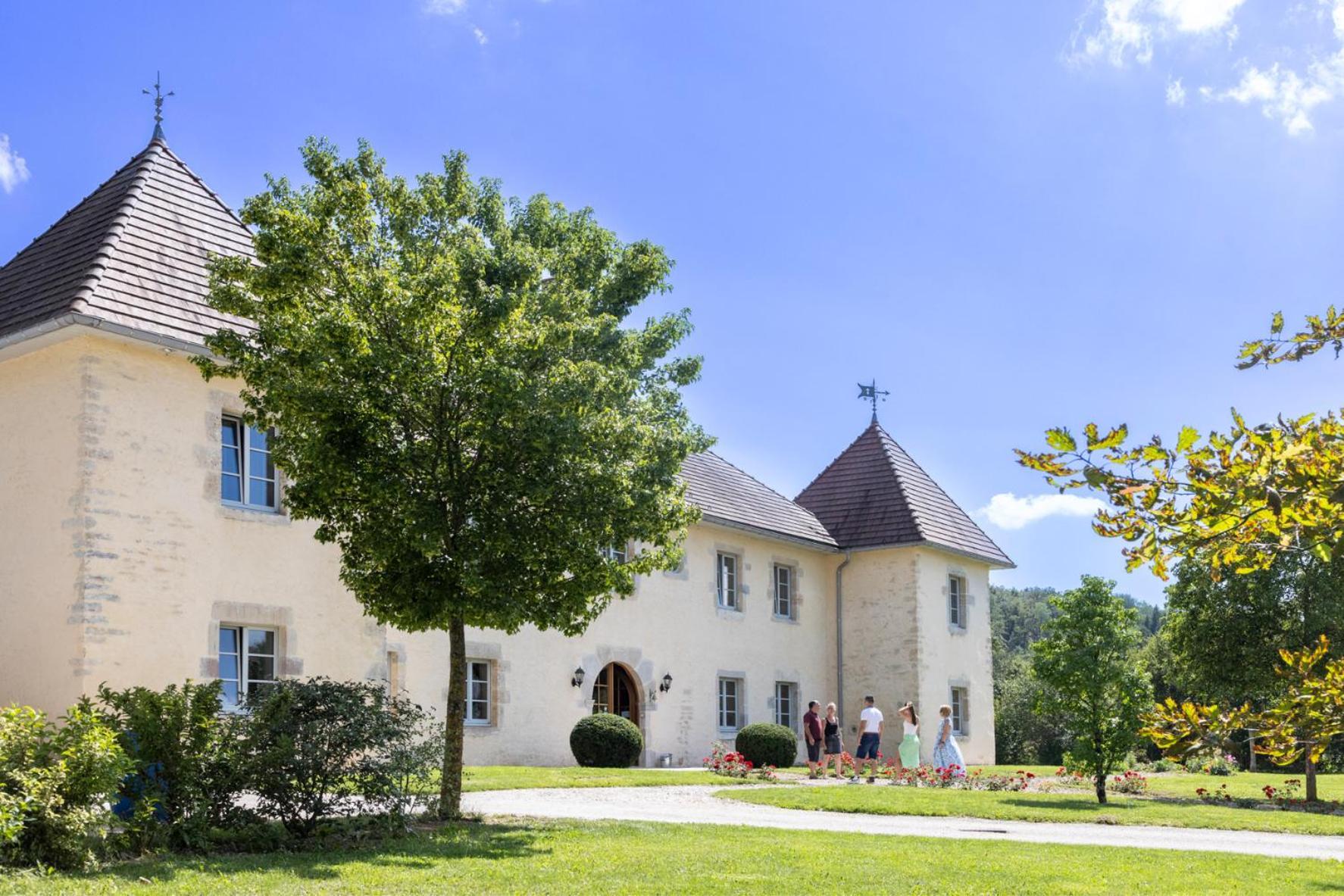 Le Relais Des Deux Tours Bed & Breakfast Bremondans Exterior photo