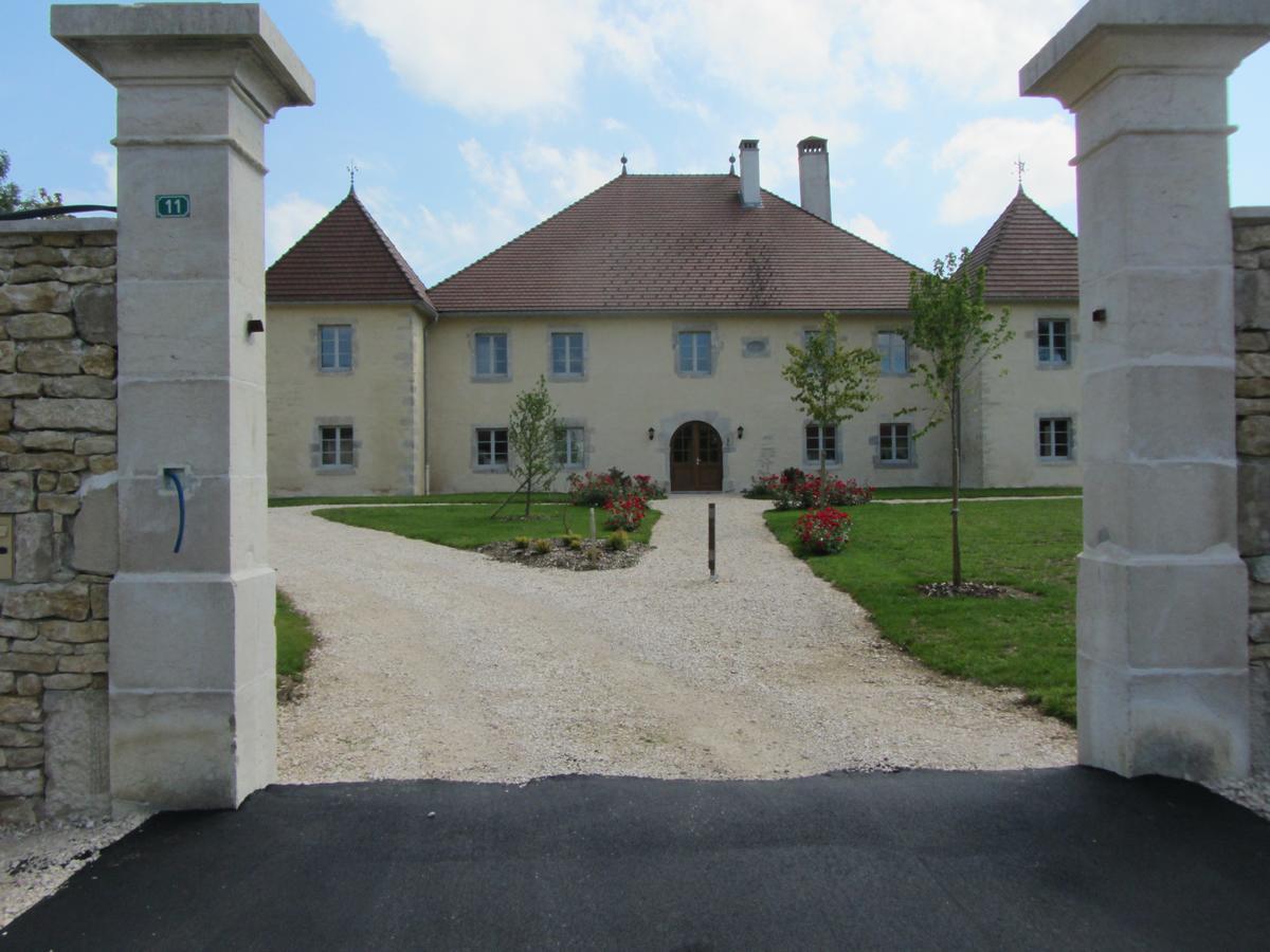 Le Relais Des Deux Tours Bed & Breakfast Bremondans Exterior photo