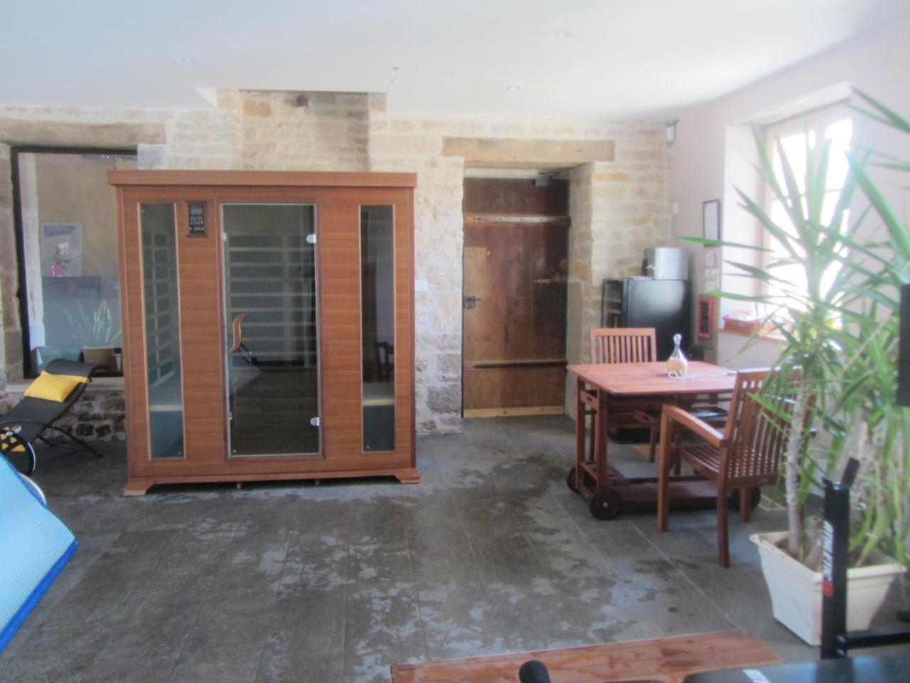 Le Relais Des Deux Tours Bed & Breakfast Bremondans Exterior photo